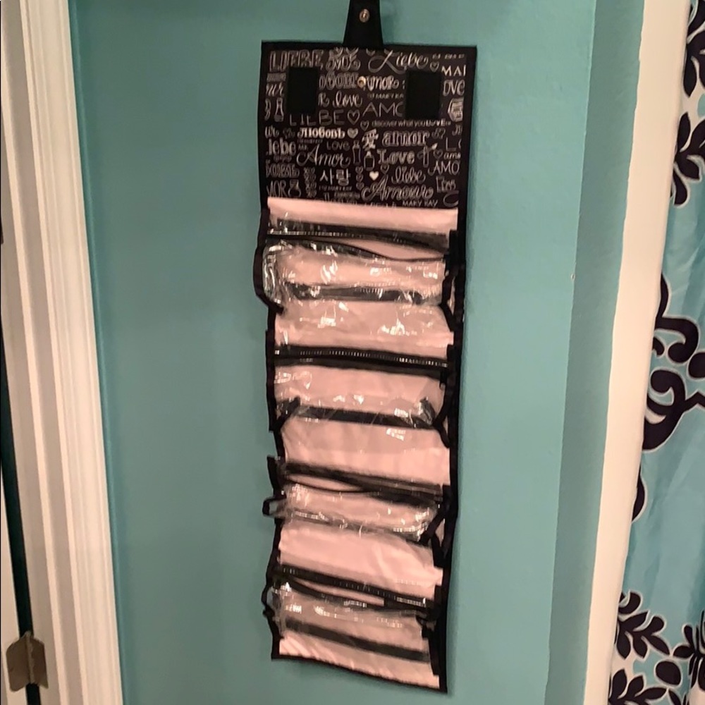 Mary Kay Travel Tote with removal 4 bags